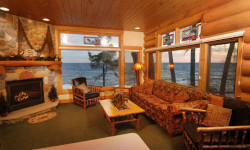 Gooseberry Cabin - Lakeside view.